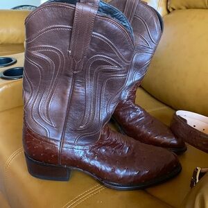 Tecovas boots and belt. Boot size 9.5. Belt is size 34. Genuine Ostrich skin.